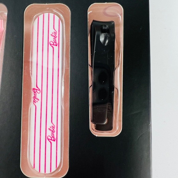 Barbie Strawberry Hand Cream And Nail File Nail Clipper Set NIB - Picture 2 of 5